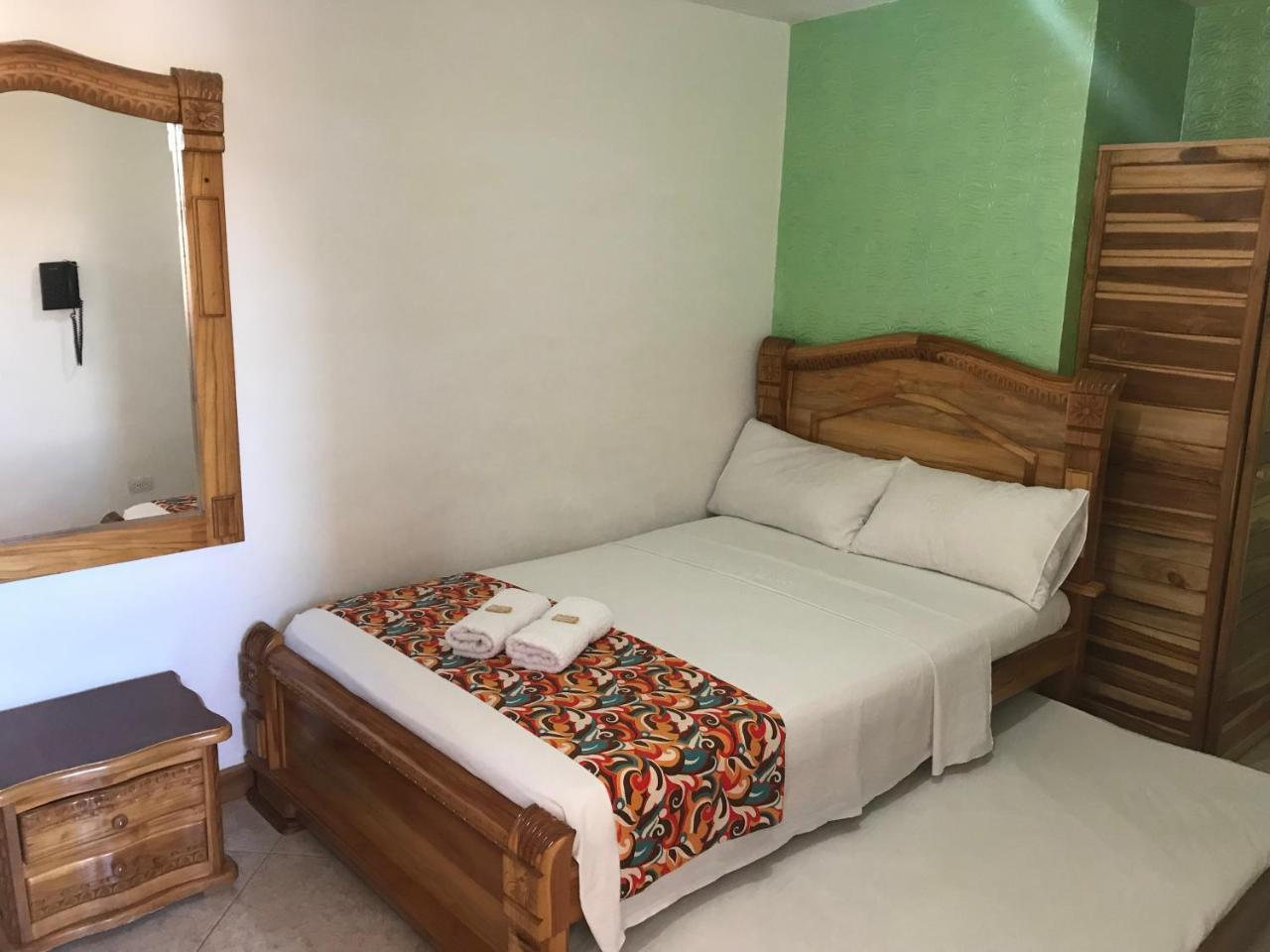 Hotel Las Guacamayas Guatapé 外观 照片